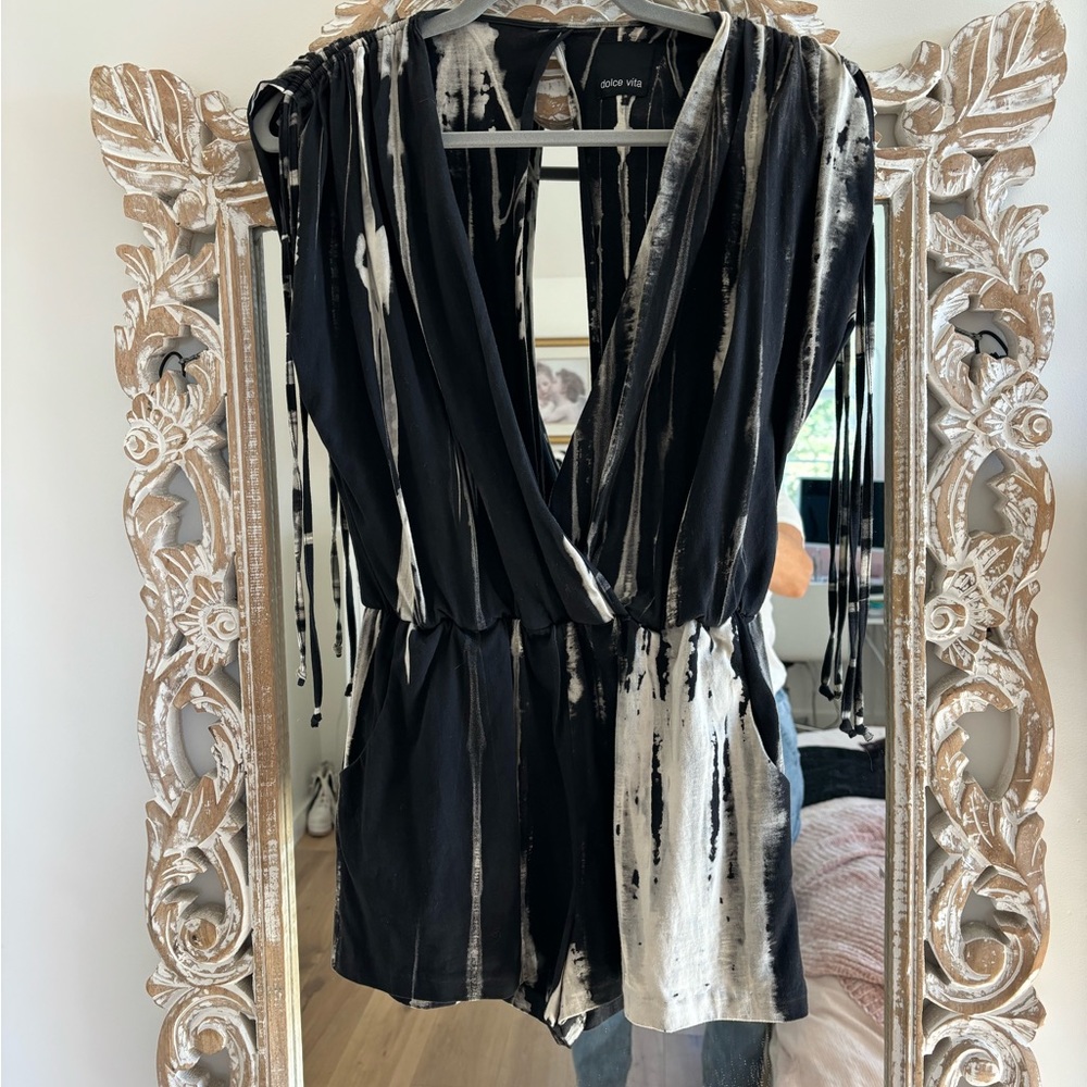 Dolce Vita Jumper: deep V in front and back. 100% cotton with POCKETS!!